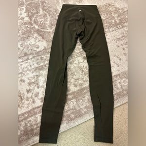 Lululemon Hunter green 28” align leggings